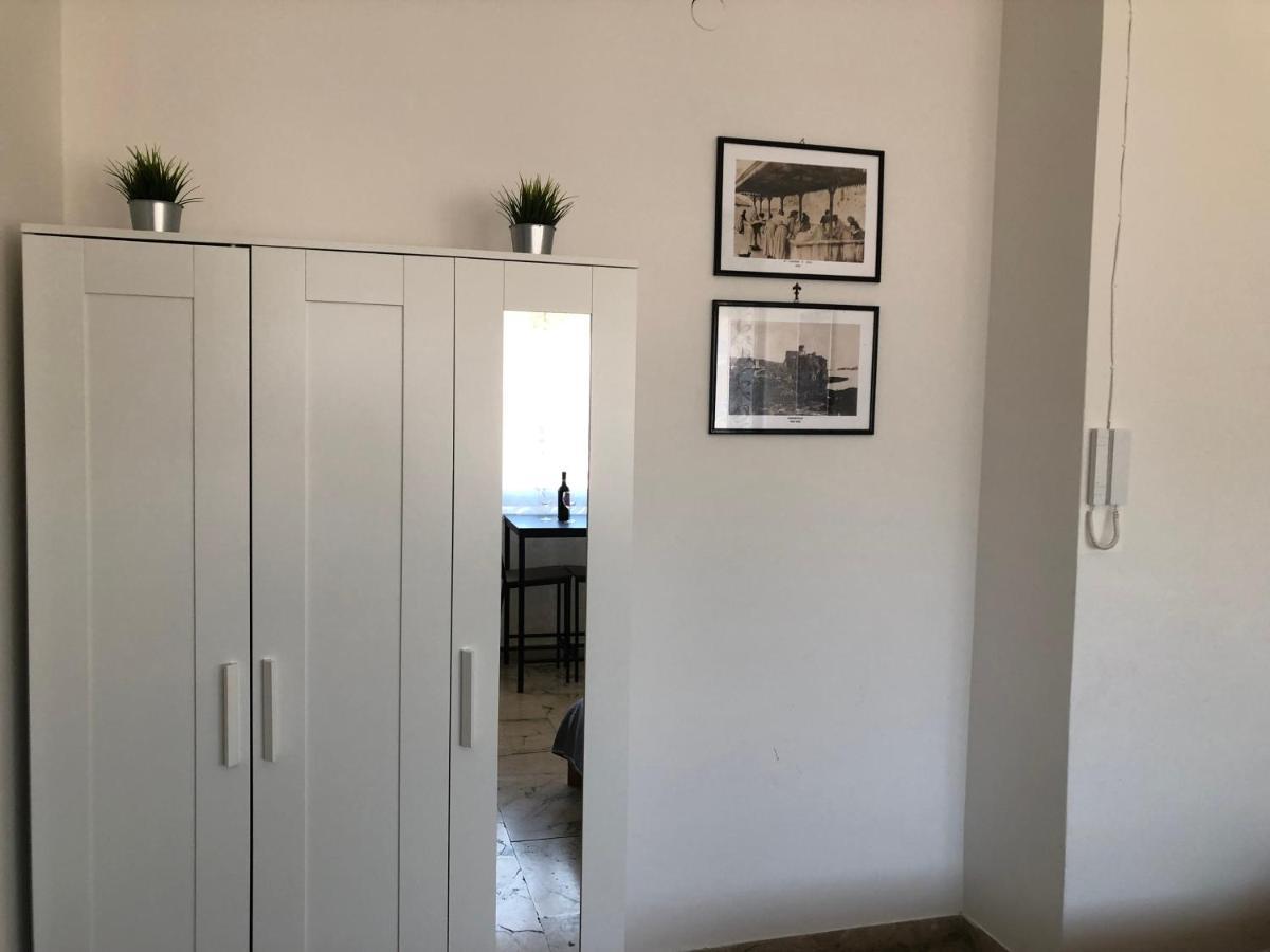 Market View,Centro Apartment Катания Екстериор снимка